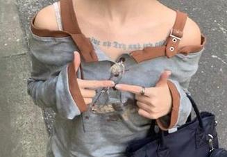 追随时尚潮流！兔玩映画最新美图尽情展现网袜与高跟鞋的完美魅力！.txt