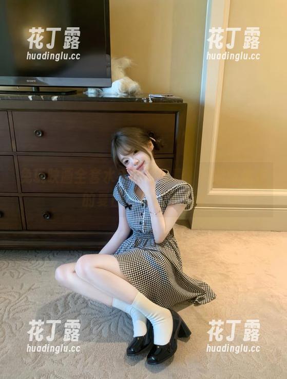 兔玩映画 兔玩映画全套水手围裙写真,轻松打造你的夏日清凉风情.txt