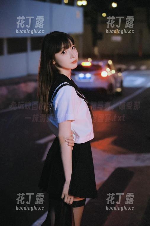 兔玩映画的全套蓝色水手裙写真，感受那一抹清新与活力的视觉盛宴.txt