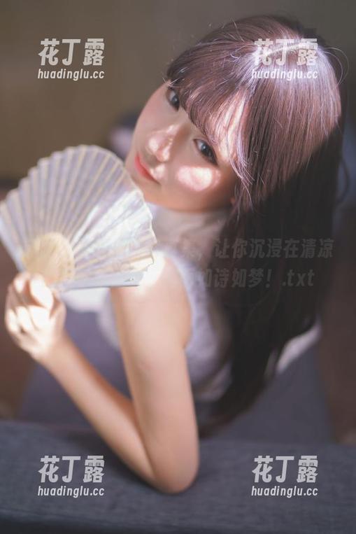 前羽rr夏天最新写真集，让你沉浸在清凉的夏季氛围中，画面如诗如梦！.txt