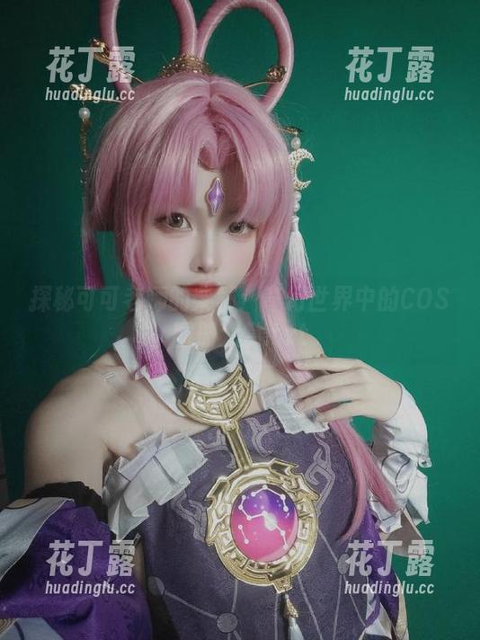 探秘可可老师的柴郡：奇幻世界中的COS图册大赏.txt