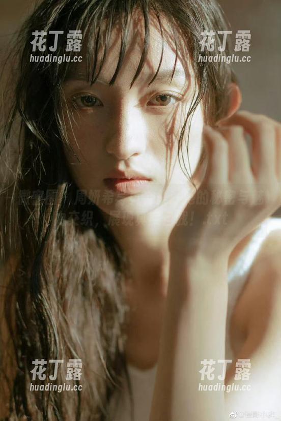 周妍希 微密圈 - 周妍希写真合集:她的秘密与魅力交织,展现真实自我!.txt