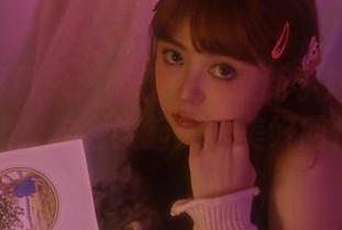 欣赏青春风采：喵糖映画最新学妹JK制服写真合集，定会唤起无限美好回忆！.txt