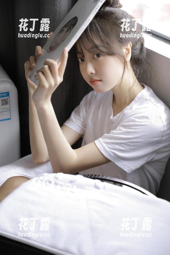 嗲囡囡-芷儿Momoko 嗲囡囡 - 跟随芷儿Momoko的步伐,探秘纯白主题图包更新的唯美世界.txt