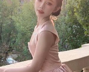 嗲囡囡 - 定制设计：还是陈梵妮比基尼写真作品让你感受清凉一夏的完美之选.txt