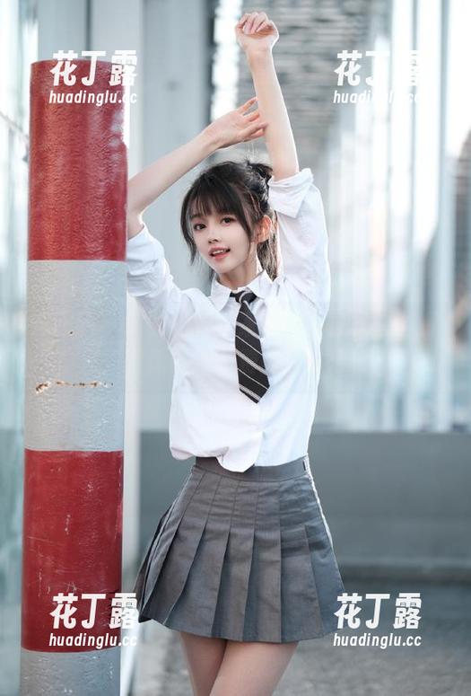 嗲囡囡 - 露露小喵独家写真“剧情”作品，网盘链接免费获取！.txt