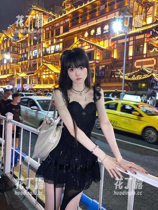 头条女神 - 福利更新！信悦儿的牛仔裤风格图片，带给你满满的灵感！.txt