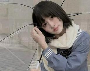 头条女神 - 让我们一同观看，周予然在海边的唯美写真图片分享.txt