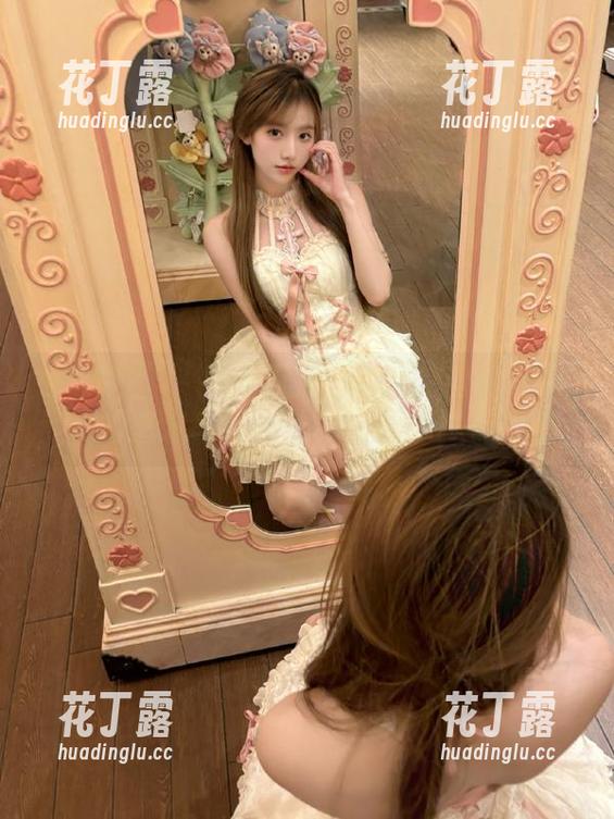 头条女神 - 领略周思超高清镂空作品集：艺术与灵感的完美交融.txt