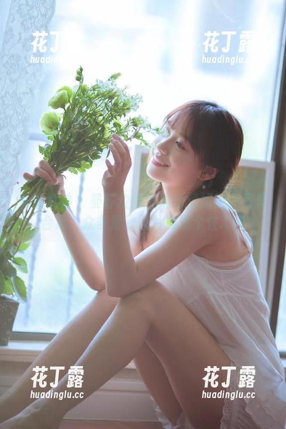 头条女神-曼苏拉娜 头条女神 - 曼苏拉娜妩媚眼镜姐时尚写真合集,众多精致图片展现个性.txt
