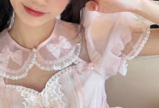 头条女神 - 体验筱溪肉丝的独特风格：原图分享与下载，与美同行.txt