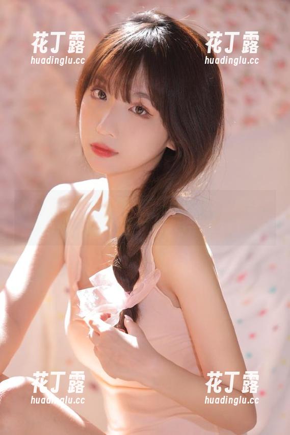奈汐酱Nice私房兔女郎写真合集，感受每一张照片背后的故事与情感.txt