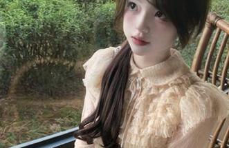 学妹加速跑 - 鹿酱最新“裤里丝”写真免费下载，原图让你一同沉浸其中！.txt