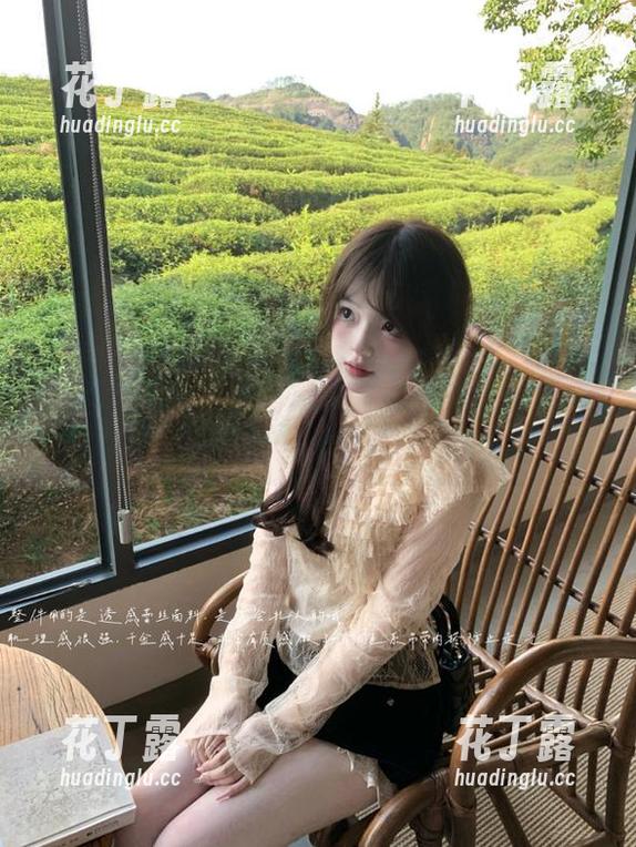 学妹加速跑 - 鹿酱最新“裤里丝”写真免费下载，原图让你一同沉浸其中！.txt