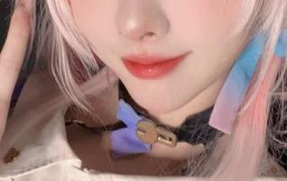 探索宫本桜的蓝毒世界，这部写真集精选出众作品.txt
