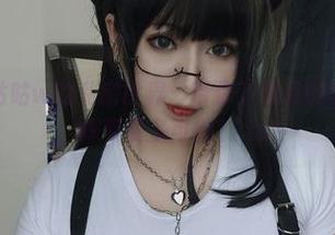 小容仔咕咕咕w的私密世界：带你下载她的套装写真集，探索更多可能！.txt