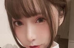 小泉学姐吖连体衣写真作品合集，点击下载呈现她的时尚风格！.txt