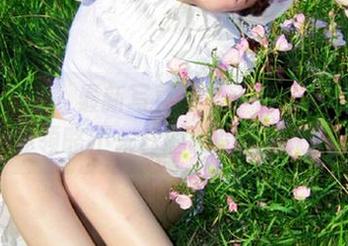 少女秩序 - 最新写真集“小鱼：黑色”带你领略不一样的时尚风潮.txt
