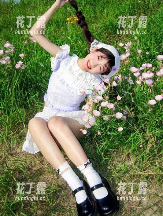 少女秩序-小鱼 少女秩序 - 最新写真集“小鱼:黑色”带你领略不一样的时尚风潮.txt