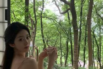 尤果网 - 最新写真集曝光！佟蔓妹妹教你如何玩转摄影，成就你的时尚梦想！.txt