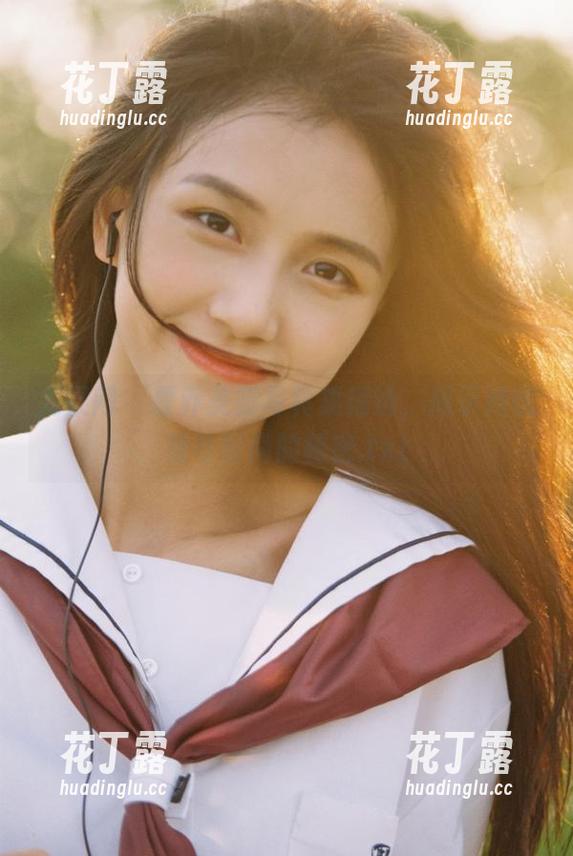尤果网-夏乔 尤果网 - 夏乔美脚写真集精选,揭示她优雅与时尚的秘密.txt