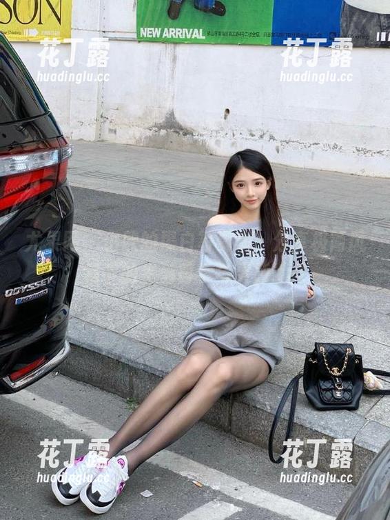 尤果网-小欧 尤果网 - 小欧的黑白写真集,分享极简风格下的生活哲学与灵感.txt