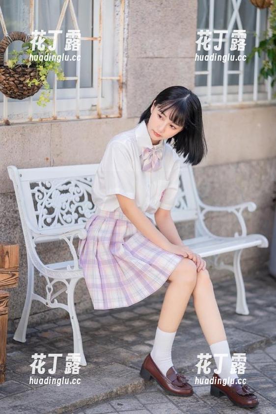 尤果网 - 与布莱尔昆娜同行，深入她的连衣裙图集分享，发现无尽的创意与灵感.txt