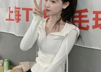 尤果网 - 米米兔女郎新写真集更新：在兔子的陪伴下感受无尽甜蜜.txt