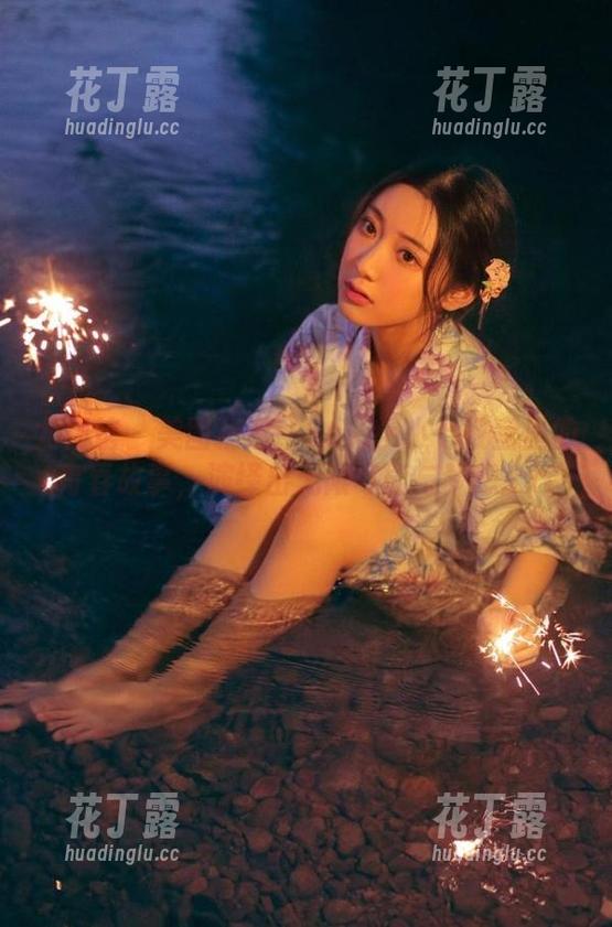 尤物馆-Seven小七 尤物馆 - 美图精选:Seven小七教室里的青春故事,演绎出无限可能与梦想.txt