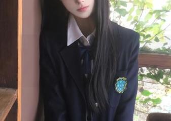 尤物馆 - 孟狐狸FoxYini油亮写真图包分享，展现出她别样的风采与颜值.txt