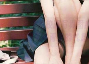 尤物馆 - 在小尤奈的校服写真图库中，感受校园生活的甜美与青春的气息。.txt