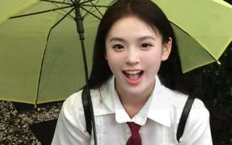 尤蜜荟 - 发现独特之美，Carol周妍希女孩全套图包定能点亮你的视野！.txt