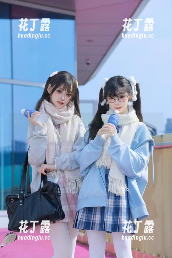 尤蜜荟-lingyu69 尤蜜荟 - 双人私房写真合集:跟随Lingyu一起探索摄影新视角!.txt