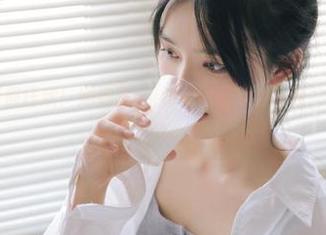 尤蜜荟 - 暑假狂欢！娜娜子yy修女图册免费获取，快来收藏吧！.txt