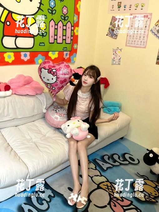 尤蜜荟 - 尤妮丝Egg的职业装灵感：全新视角的原图与图集合集.txt