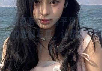 尤蜜荟 - 想要居家不再平淡无奇？看看左冰Queen的定制写真，让你的家瞬间升级！.txt