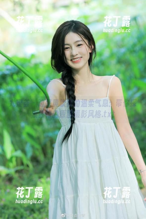 尤蜜荟-黄歆苑 尤蜜荟 - 追寻黄歆苑的温柔气息:带你探索独特的原图摄影风格.txt