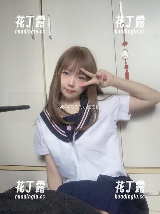 全套巧克力小圆面包写真，下载她的可爱入职培训故事！.txt