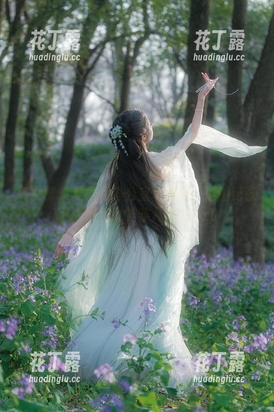 御女郎-夏雨涵 御女郎 - 夏雨涵办公室写真集:原图记录下的职场女神非凡魅力.txt