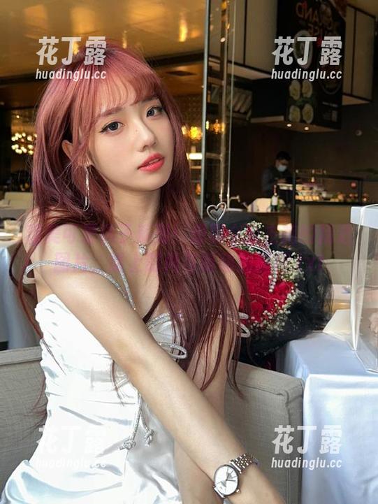 甜美可爱袜子系列：想要个公主抱的精选图片，踏上时尚与萌动的旅程.txt