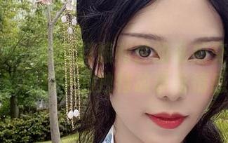 梦幻瞬间：跟随抖娘利世的私拍交际花原图，感受光影中的独特故事与情感！.txt