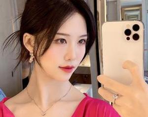 感受抖娘利世的个性魅力，绝美棉袜cos图集大公开.txt