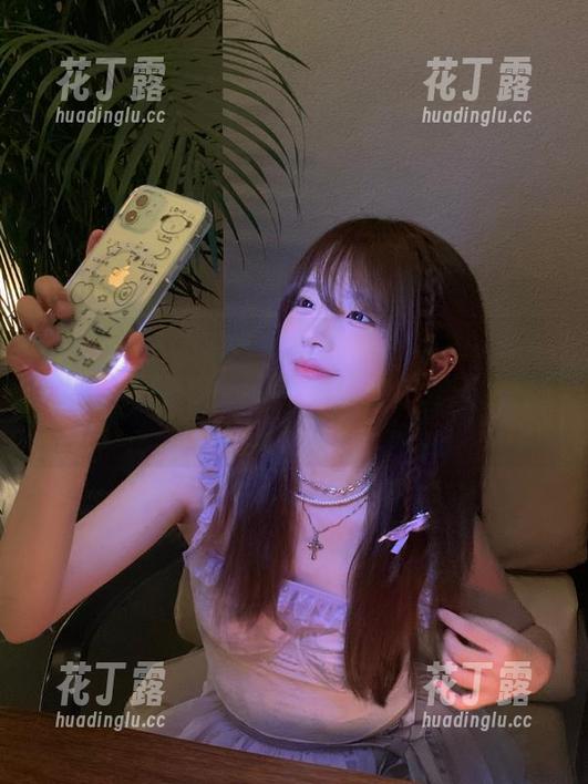 推女神 - 不容错过的私拍资源！朱赢Molly美足写真，尽显优雅与性感的完美结合.txt