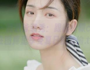 推女神 - 精选泳装秀：跟随柠檬c_lemon在图库里享受夏日的欢愉.txt