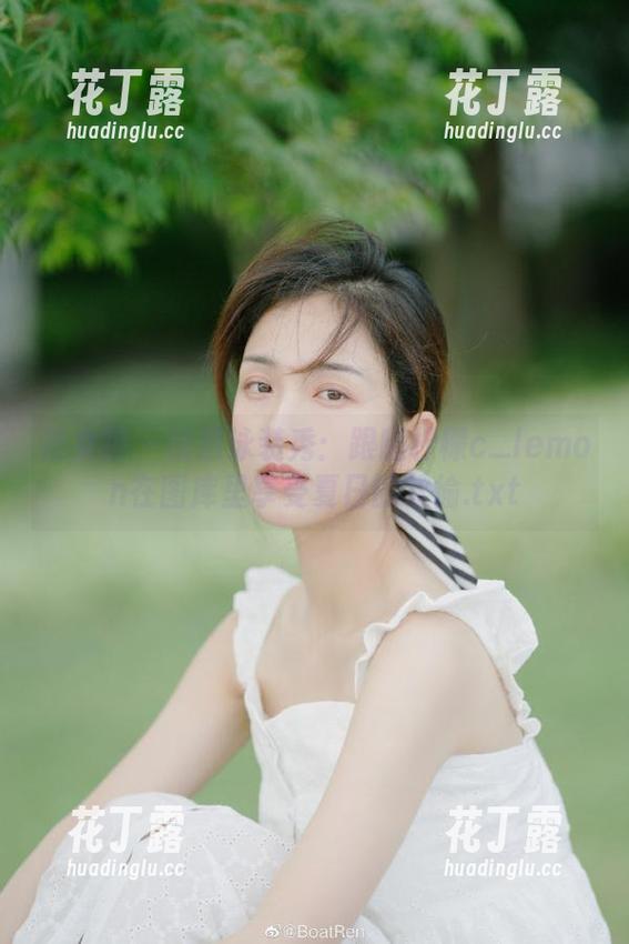 推女神 - 精选泳装秀：跟随柠檬c_lemon在图库里享受夏日的欢愉.txt