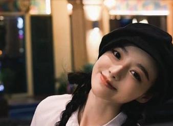 推女神 - 更新！王婉悠Queen在天台的写真作品，尝试不同风格，让你心动不已.txt