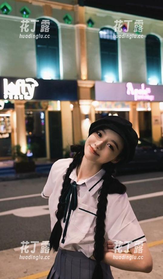 推女神 - 更新！王婉悠Queen在天台的写真作品，尝试不同风格，让你心动不已.txt