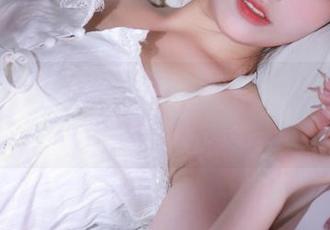 推女神 - 空姐风采尽显！谭晓彤写真集火热更新，带你领略空中魅力.txt