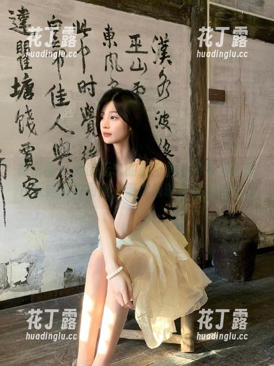 无欲无求的推土君 微密圈 - 无欲无求的推土君的独家酒吧蓝色妖姬写真图集,带你领略夜色魅力.txt