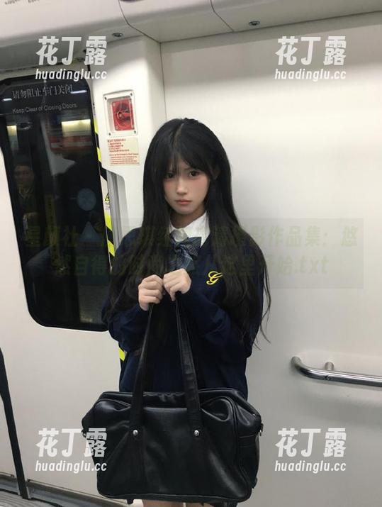 星颜社 - 唐思琪红裙高清摄影作品集：悠然自得的时尚之旅从这里开始.txt